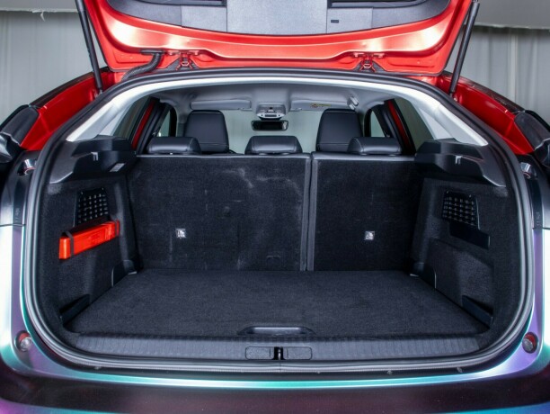 citroen-c4-bensin-2021-big-11