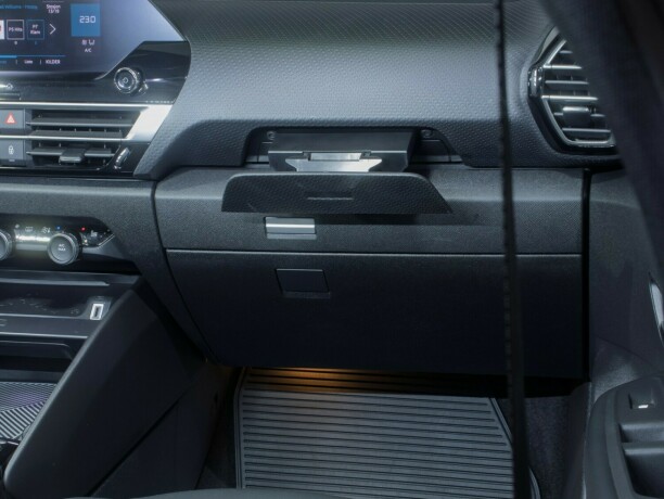 citroen-c4-bensin-2021-big-18