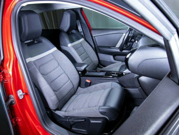 citroen-c4-bensin-2021-big-55