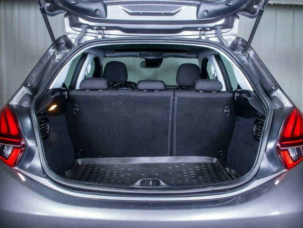 peugeot-208-bensin-2018-big-12