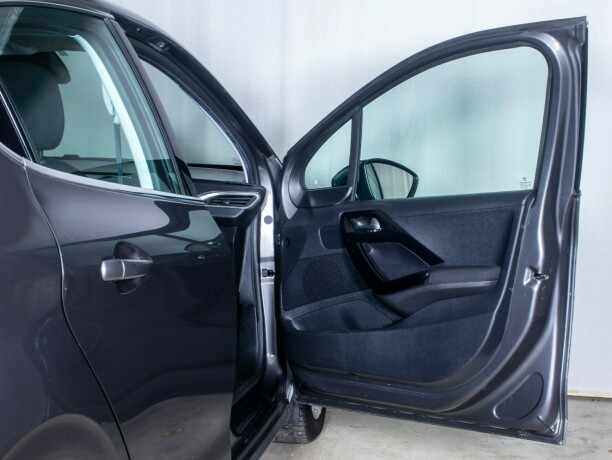 peugeot-208-bensin-2018-big-14