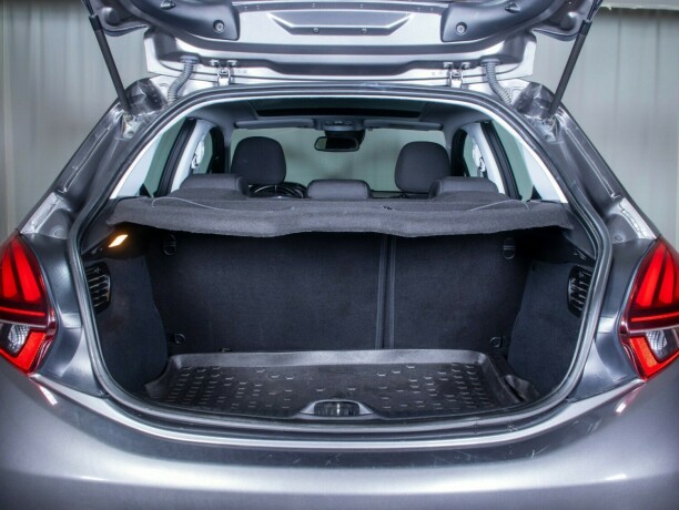 peugeot-208-bensin-2018-big-11