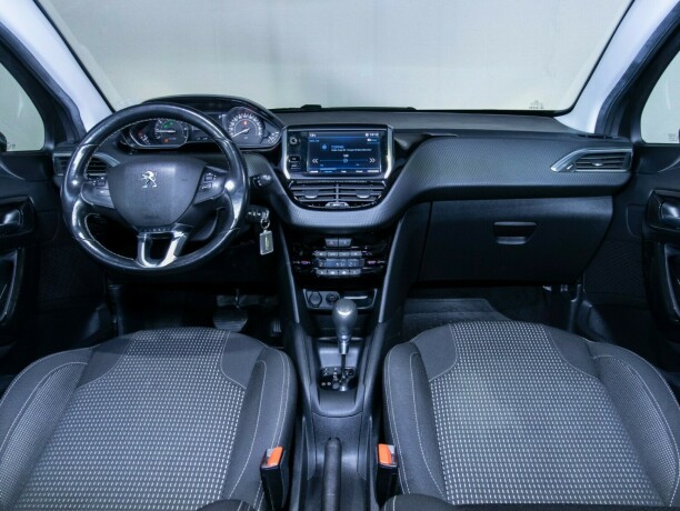 peugeot-208-bensin-2018-big-38