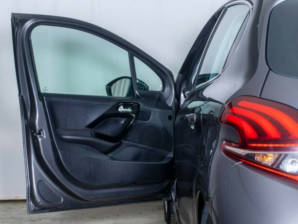 peugeot-208-bensin-2018-big-19