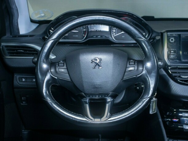 peugeot-208-bensin-2018-big-35