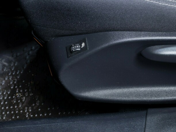 peugeot-208-bensin-2018-big-21