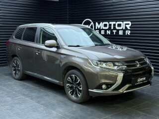 Mitsubishi | Outlander | Elektrisitet+bensin | 2016