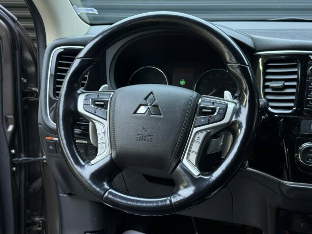 mitsubishi-outlander-elektrisitetbensin-2016-big-11