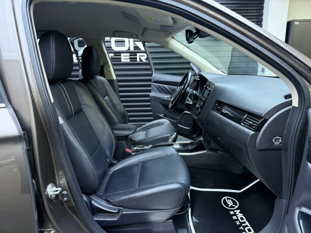 mitsubishi-outlander-elektrisitetbensin-2016-big-28