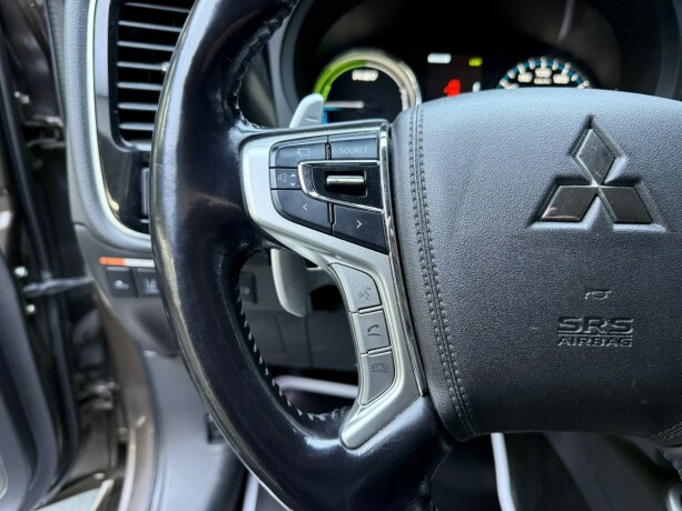 mitsubishi-outlander-elektrisitetbensin-2016-big-12