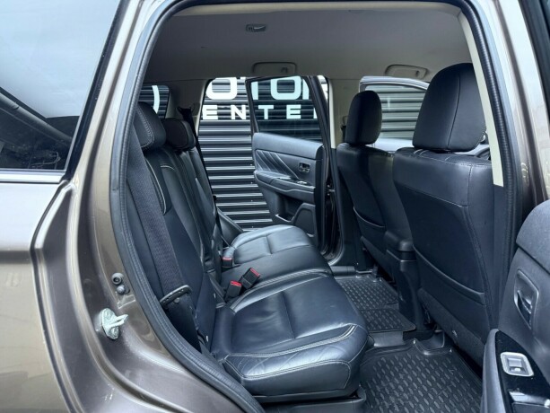 mitsubishi-outlander-elektrisitetbensin-2016-big-30