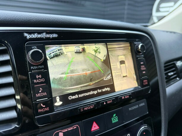 mitsubishi-outlander-elektrisitetbensin-2016-big-17