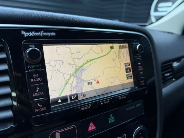 mitsubishi-outlander-elektrisitetbensin-2016-big-16