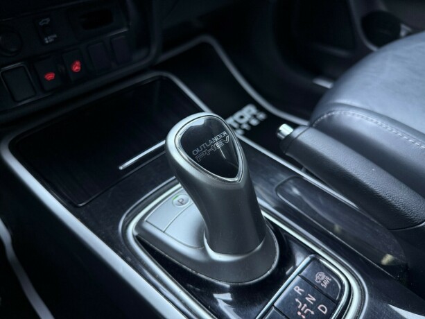 mitsubishi-outlander-elektrisitetbensin-2016-big-25