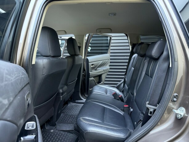 mitsubishi-outlander-elektrisitetbensin-2016-big-29