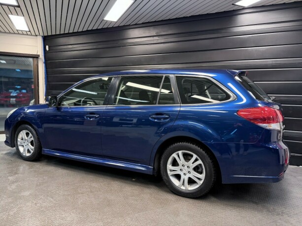 subaru-legacy-diesel-2010-big-6