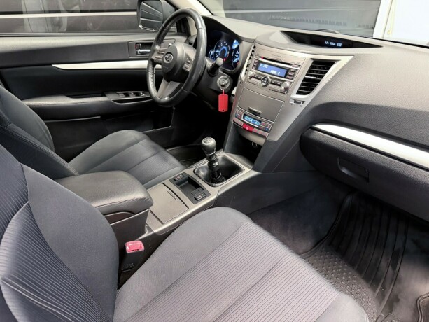 subaru-legacy-diesel-2010-big-15