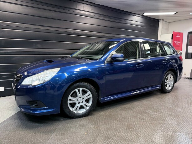 subaru-legacy-diesel-2010-big-1