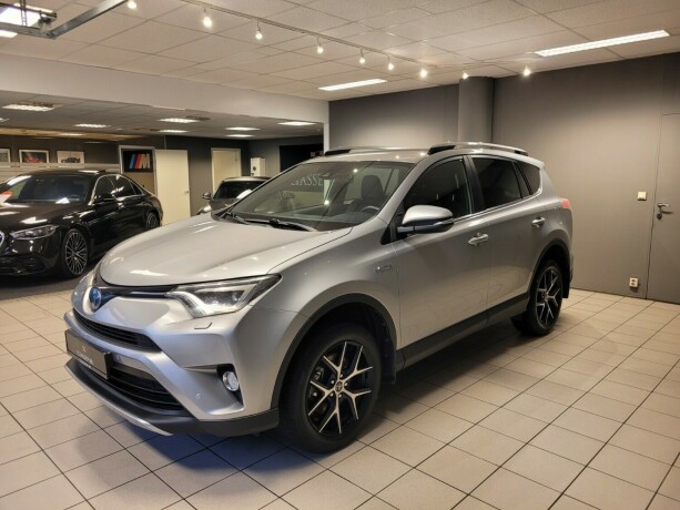 toyota-rav4-elektrisitetbensin-2017-big-8