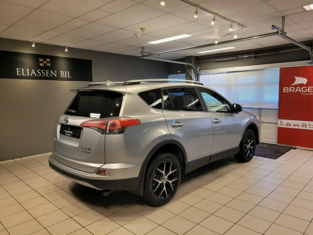 toyota-rav4-elektrisitetbensin-2017-big-4