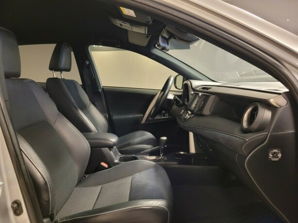 toyota-rav4-elektrisitetbensin-2017-big-12