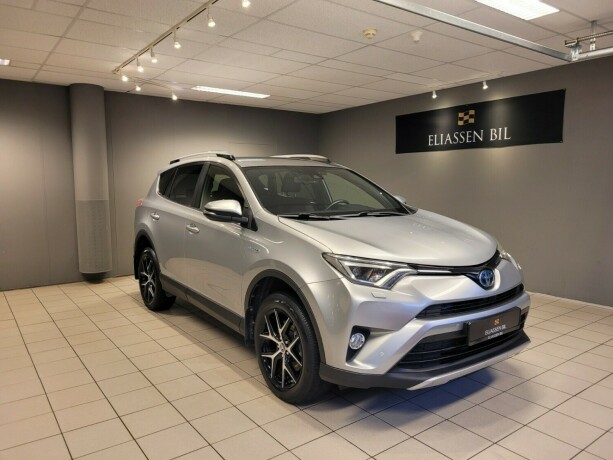 toyota-rav4-elektrisitetbensin-2017-big-11