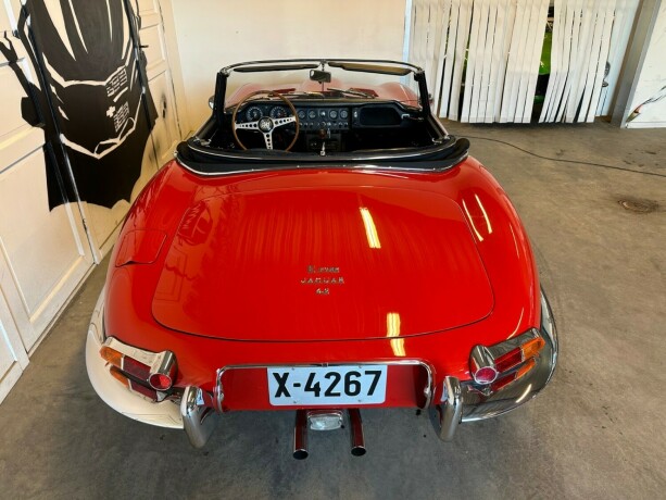 jaguar-e-type-bensin-1967-big-12