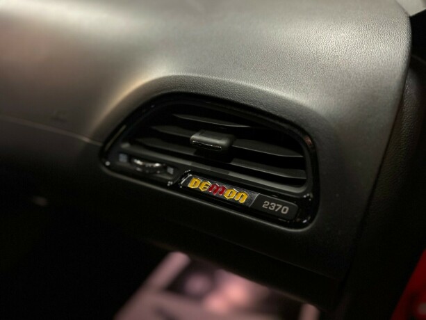 dodge-challenger-bensin-2024-big-39