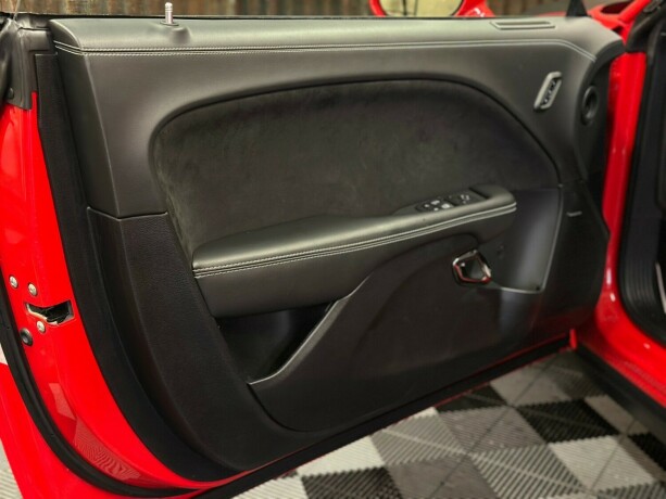 dodge-challenger-bensin-2024-big-25