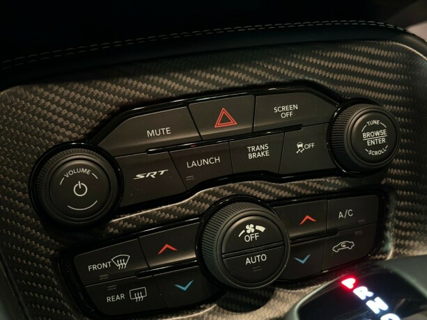 dodge-challenger-bensin-2024-big-36