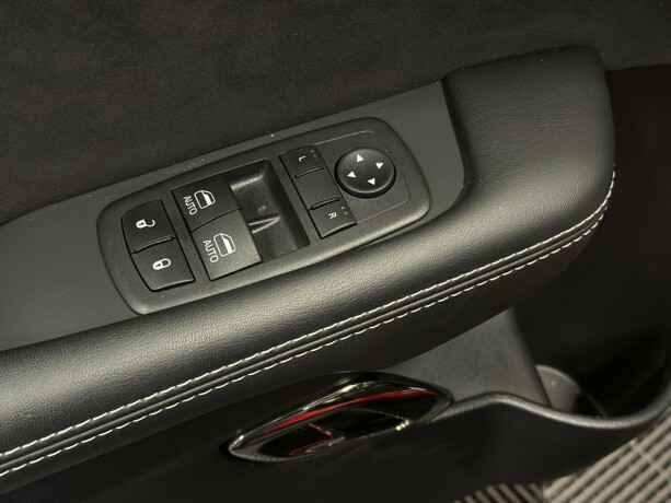dodge-challenger-bensin-2024-big-26