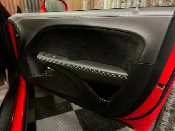 dodge-challenger-bensin-2024-big-40