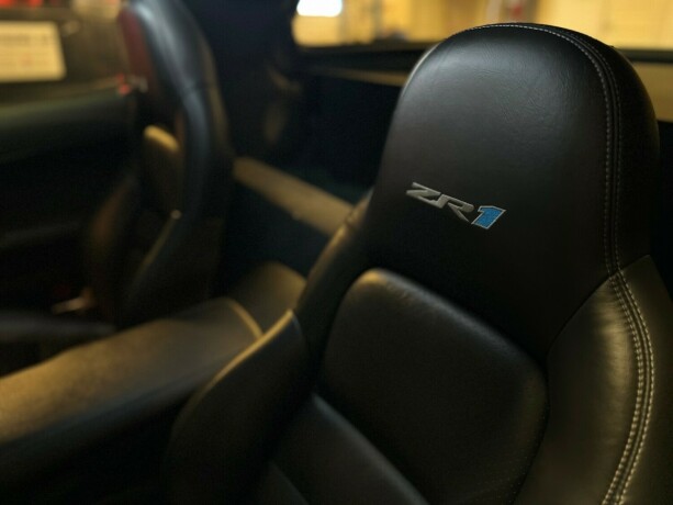 chevrolet-corvette-bensin-2010-big-43