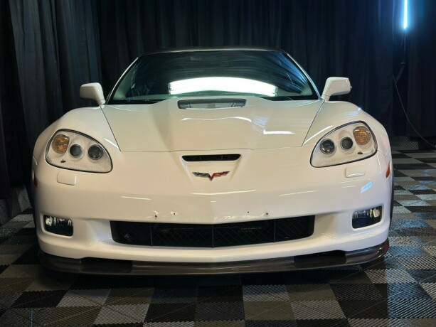 chevrolet-corvette-bensin-2010-big-3