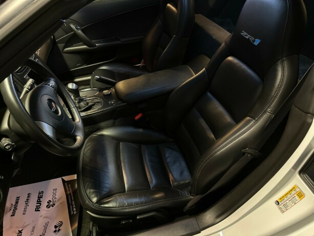 chevrolet-corvette-bensin-2010-big-42