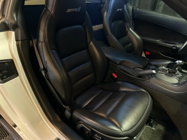 chevrolet-corvette-bensin-2010-big-33