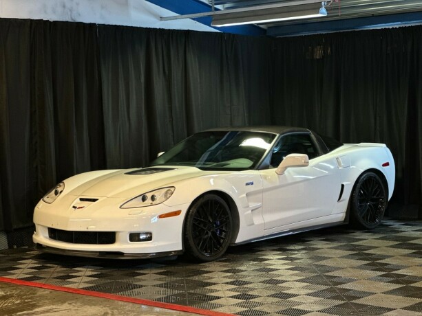 chevrolet-corvette-bensin-2010-big-0