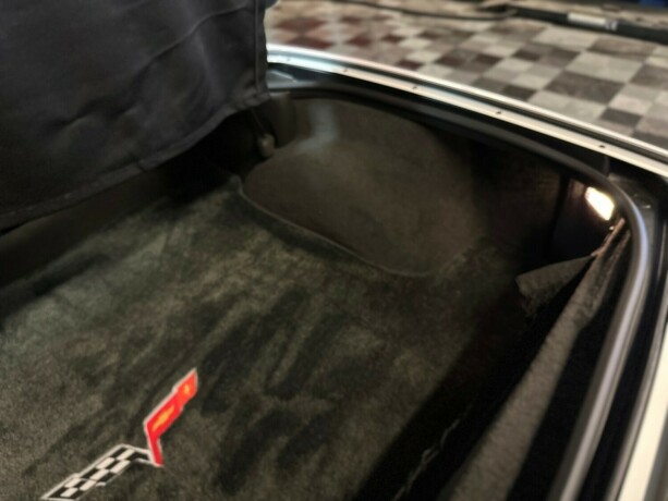 chevrolet-corvette-bensin-2010-big-61