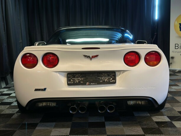 chevrolet-corvette-bensin-2010-big-24