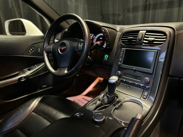 chevrolet-corvette-bensin-2010-big-36