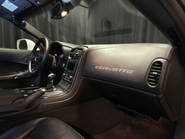 chevrolet-corvette-bensin-2010-big-35