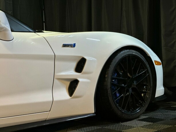 chevrolet-corvette-bensin-2010-big-22