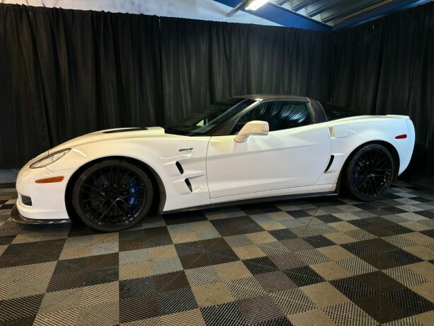 chevrolet-corvette-bensin-2010-big-8
