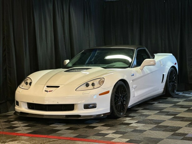 chevrolet-corvette-bensin-2010-big-1