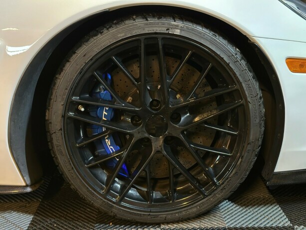 chevrolet-corvette-bensin-2010-big-30