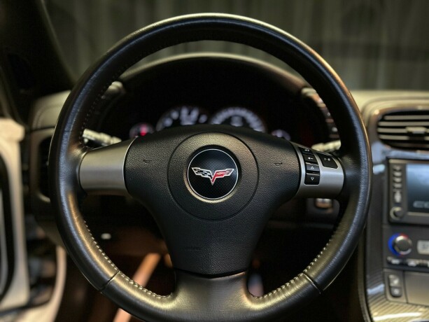 chevrolet-corvette-bensin-2010-big-50