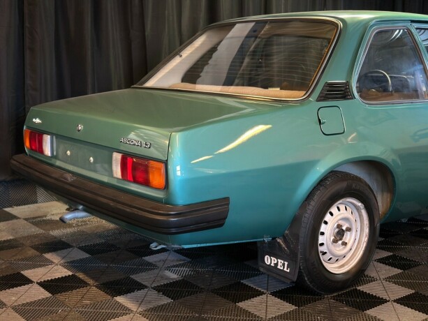 opel-ascona-bensin-1980-big-17
