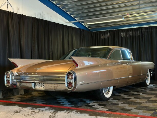 cadillac-deville-bensin-1960-big-13