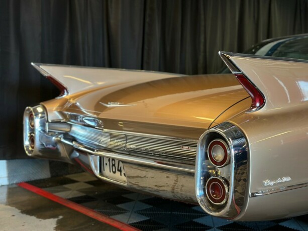 cadillac-deville-bensin-1960-big-24
