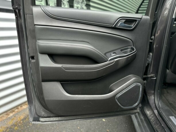 chevrolet-suburban-bensin-2016-big-55